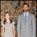 Letizia d'Espagne : son mari lui vole la vedette en changeant de look... on adore !