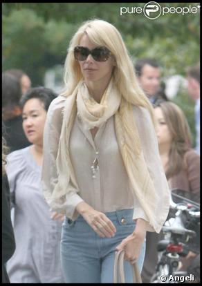 Claudia Schiffer sur le chemin de l'école de ses enfants a fait leur rentrée des classes !