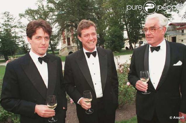 Hugh Grant, son frère Jamie et leur père James