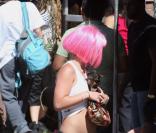 Britney Spears: pas facile de passer incognito avec une perruque rose...