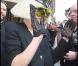 Lady Gaga, à la sortie de l'Hotel de la Trémoille, à Paris, jeudi 10 septembre.
