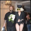 Avec Lady Gaga et ses tenues folles... On n'est pas couché ! Regardez...