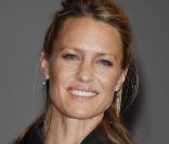 Robin Wright magnifique, à l'occasion de l'avant-première de son dernier film -  Les vies privées de Pippa Lee  -, et de l'hommage qui lui a été rendu, lors du 35e Festival de Deauville, le 10 septembre 2009 !