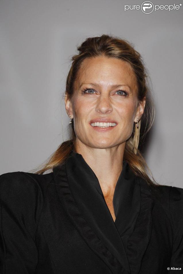 Robin Wright, toujours aussi belle, à l'occasion de l'avant-première de son dernier film -  Les vies privées de Pippa Lee  -, et de l'hommage qui lui a été rendu, lors du 35e Festival de Deauville, le 10 septembre 2009 !