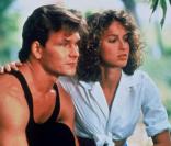 Patrick Swayze chante  She's like the wind , extrait de la BOF de  Dirty Dancing ...
