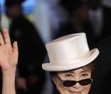 Yoko Ono tient au nom de son mari !