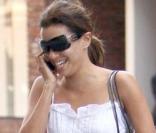 Eva Longoria dans les rues de de Los Angeles avec sa robe blanche toute mignonne