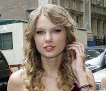 Taylor Swift quitte The View Show après avoir reçu un appel de Kanye West à New-York le 15 septembre 2009