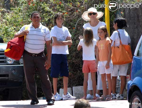 Miranda Rijnsburger, la girlfriend de Julio Iglesias, est à Marbella en compagnie de ses enfants (août 2009)