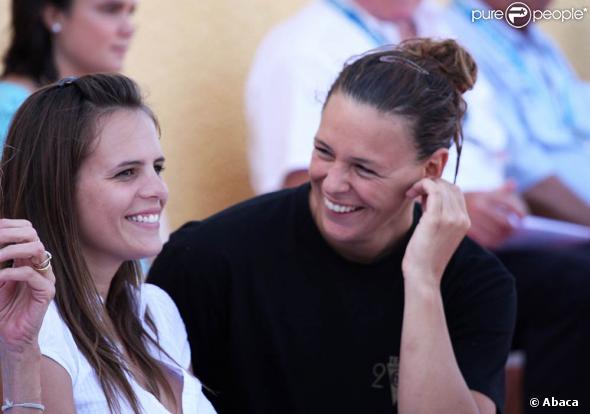 Esther Baron et son amie Laure Manaudou 