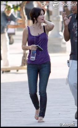 Courteney Cox sur le tournage de son nouveau show Cougar town le 17 septembre 2009 à Los Angeles