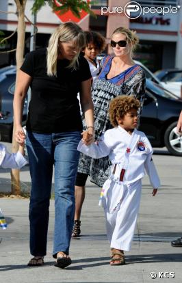 Heidi Klum : même enceinte jusqu'aux yeux, elle est très active avec ses enfants ! Le 15/09/09 à Los Angeles 
