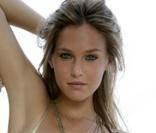 Bar Refaeli : Sports Illustrated met à l'honneur le 'Corps de l'année 2008'