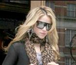 Shakira surprise à la sortie de son hôtel à Londres le 22 septembre 2009