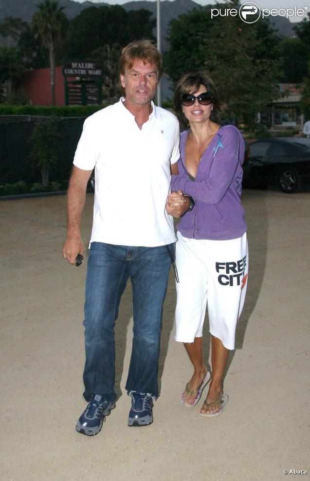 Lisa Rinna se balade en famille à Los Angeles le 27 septembre 2009
