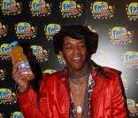 Bertrand de la Star Ac est venu buller à la soirée Fanta