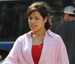 America Ferrera  sur le tournage d'Ugly Betty (New York/ 25 août 2009)