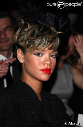 Rihanna au défilé Dior le 2/10/09 au Jardin des Tuileries à Paris