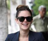 Rachel Bilson et une amie ont déjeuné au Little Dom's Cafe à Los Feliz à Los Angeles le 2 octobre 2009