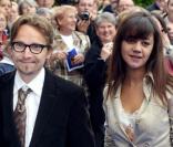 Lorànt Deutsch et Marie-Julie Baup lors du mariage de Jean d'Orléans, le 2 mai 2009.