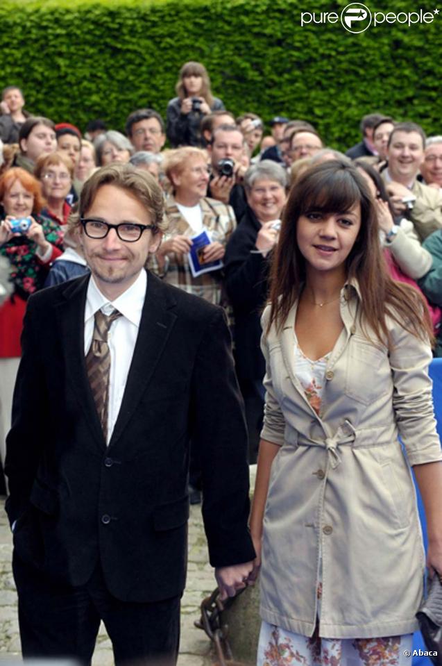 Lorànt Deutsch et Marie-Julie Baup lors du mariage de Jean d'Orléans, le 2 mai 2009.