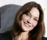 Carla Bruni débarque sur le web