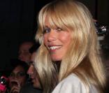 Claudia Schiffer très en beauté lors du défilé de la collection printemps/été 2010 prêt-à-porter d'Yves Saint Laurent, à l'occasion de la Fashion Week parisienne, au Palais de Tokyo, le 5 octobre !