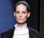 Le défilé de la collection printemps/été 2010 prêt-à-porter de la maison Yves Saint Laurent, dessinée par Stefano Pilati, au Palais de Tokyo, le 5 octobre 2009 !