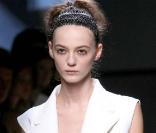 Le défilé de la collection printemps/été 2010 prêt-à-porter de la maison Yves Saint Laurent, dessinée par Stefano Pilati, au Palais de Tokyo, le 5 octobre 2009 !