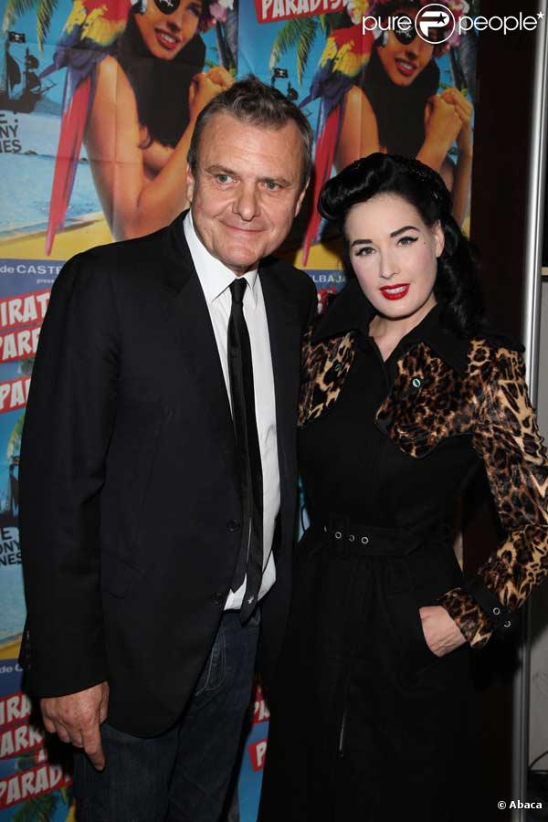 Dita Von Teese et beau-papa au défilé Castelbajac