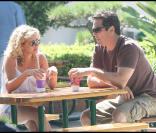 Dean Cain et une amie, avec son bébé, passent l'après-midi ensemble. Octobre 2009