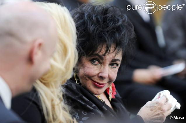 Elizabeth Taylor lors des funérailles de Michael Jackson le 4 septembre 2009