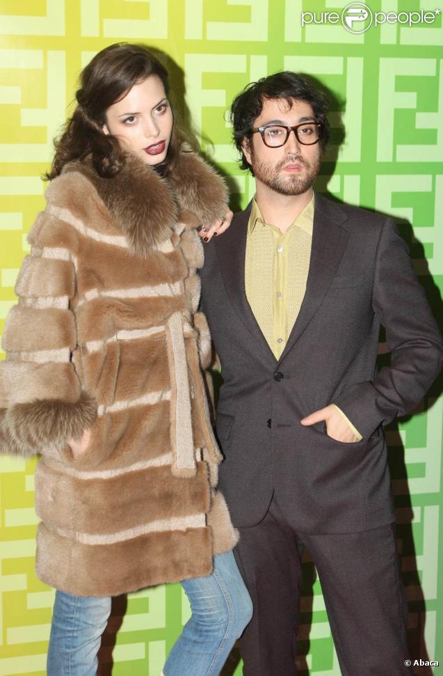 Charlotte Kemp Muhl et Sean Lennon, à l'occasion de la soirée Fendi 'O' Party, qui s'est tenue au VIP Room Theatre lors de la Fashion Week parisienne, le 6 octobre 2009 !