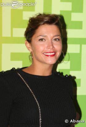 Emma de Caunes, à l'occasion de la soirée Fendi 'O' Party, qui s'est tenue au VIP Room Theatre lors de la Fashion Week parisienne, le 6 octobre 2009 !