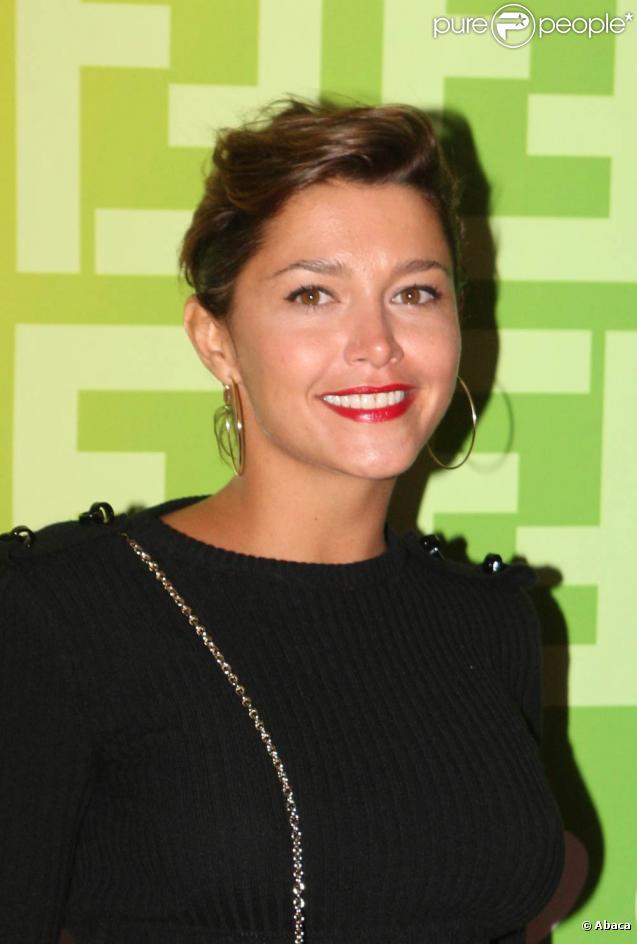 Emma de Caunes, à l'occasion de la soirée Fendi 'O' Party, qui s'est tenue au VIP Room Theatre lors de la Fashion Week parisienne, le 6 octobre 2009 !
