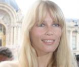 Claudia Schiffer à son arrivée au défilé Chanel