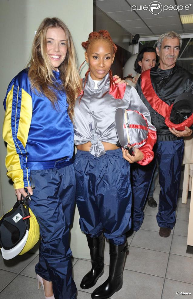 Emma Daumas et Mia Frye à la course des stars qui lançait le Raid Mémoire Alzheimer. Hippodrome de Vincennes, le 20/09/09