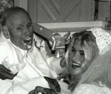 Anna Nicole Smith et J. Howard Marshall II, lz jour de leur mariage, le 27 juin 1994 