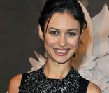 Olga Kurylenko adooore son sac Chanel !