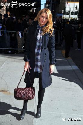Blake Lively adooore son sac Chanel !