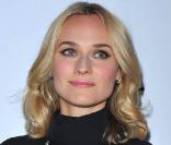 Diane Kruger ne se lasse pas de son sac Chanel !