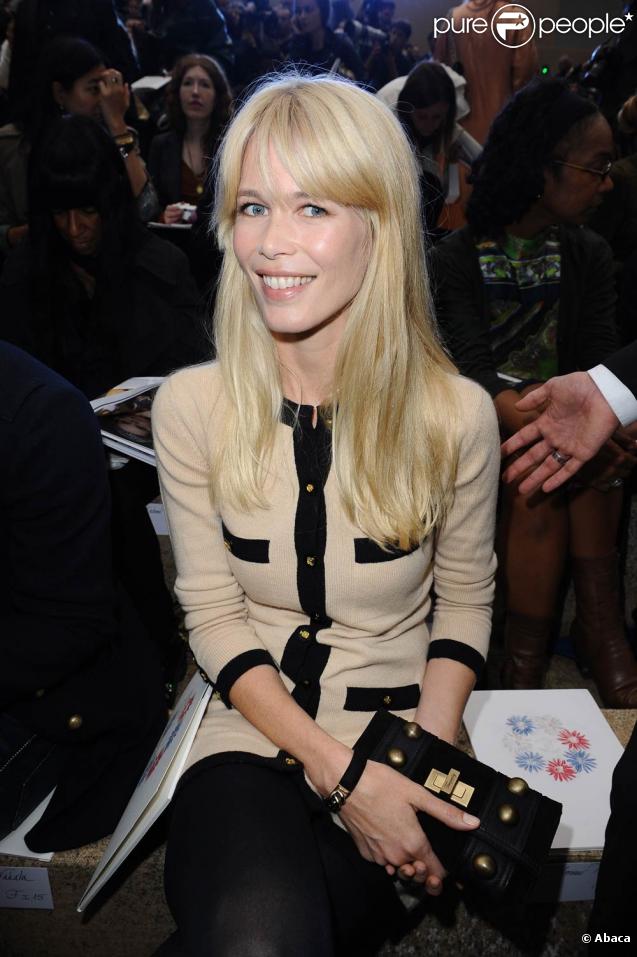 Claudia Schiffer, jamais sans son sac Chanel !
