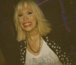 Amanda Lear a mis le feu au Kube Hotel, à Paris, le 14 octobre 2009 !
