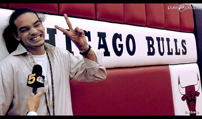 Joakim Noah lors de sa signature avec la grande équipe des Chicago Bulls