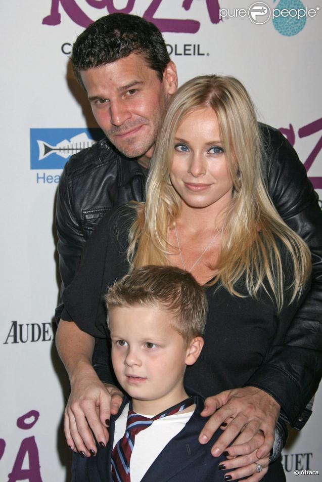 David Boreanaz, Jaime Bergman et leur fils Jaden lors du spectacle Kooza du Cirque du soleil au profit de l'association One Drop le 16 octobre 2009 à Santa Monica
