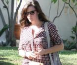 Liv Tyler se balade à Hollywood.