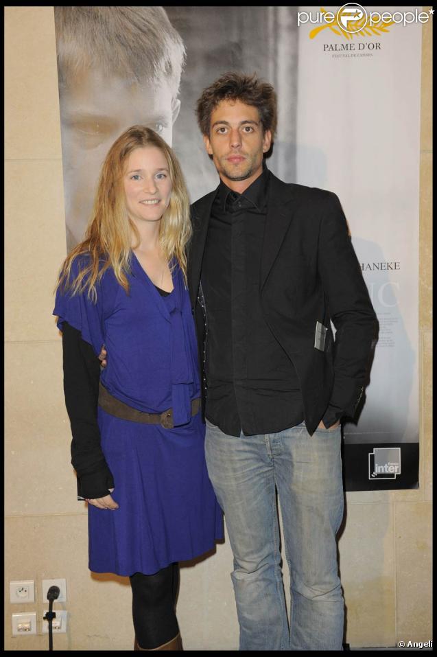 Natacha Regnier et son compagnon Guillaume Bournaud, à l'occasion de l'avant-première du  Ruban Blanc , qui s'est tenue à la Cinémathèque Française, à Paris, le 19 octobre 2009 !