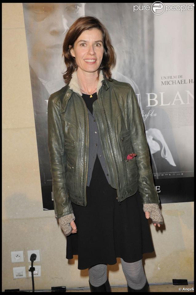La comédienne Irène Jacob, à l'occasion de l'avant-première du  Ruban Blanc , qui s'est tenue à la Cinémathèque Française, à Paris, le 19 octobre 2009 !