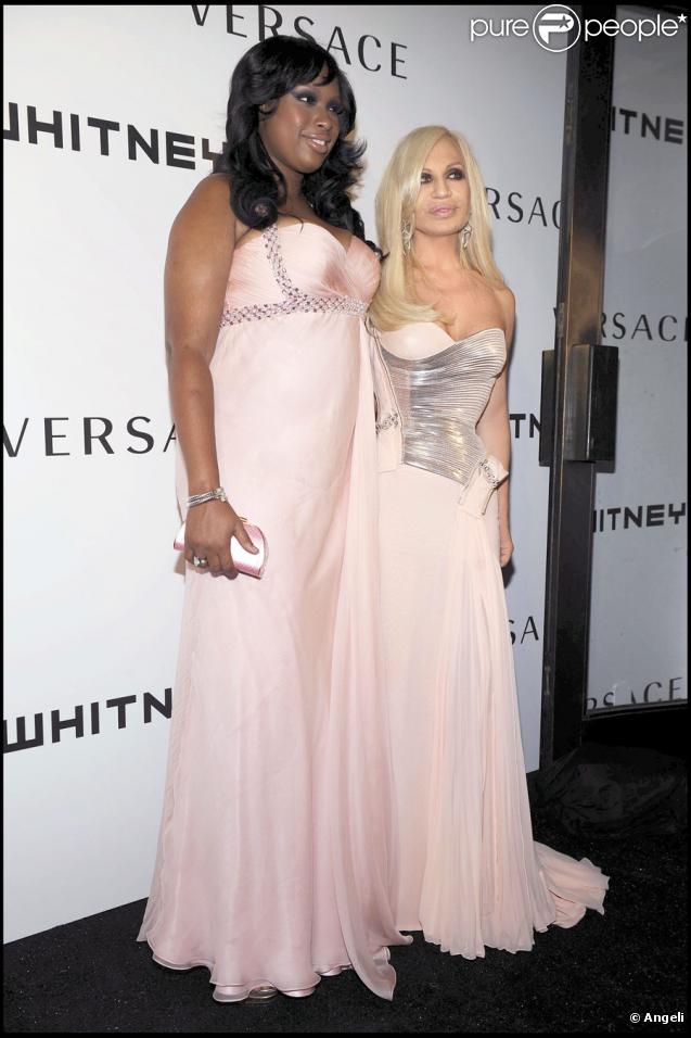 Jennifer Hudson et Donatella Versace lors de la soirée de gala du musée d'art américain Whitney à New York le 19 octobre 2009