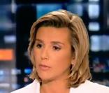Laurence Ferrari le jour de l'interview explication de Frédéric Mitterrand le 8 octobre, elle avait déjà foncé ses cheveux très blonds d'une nuance...